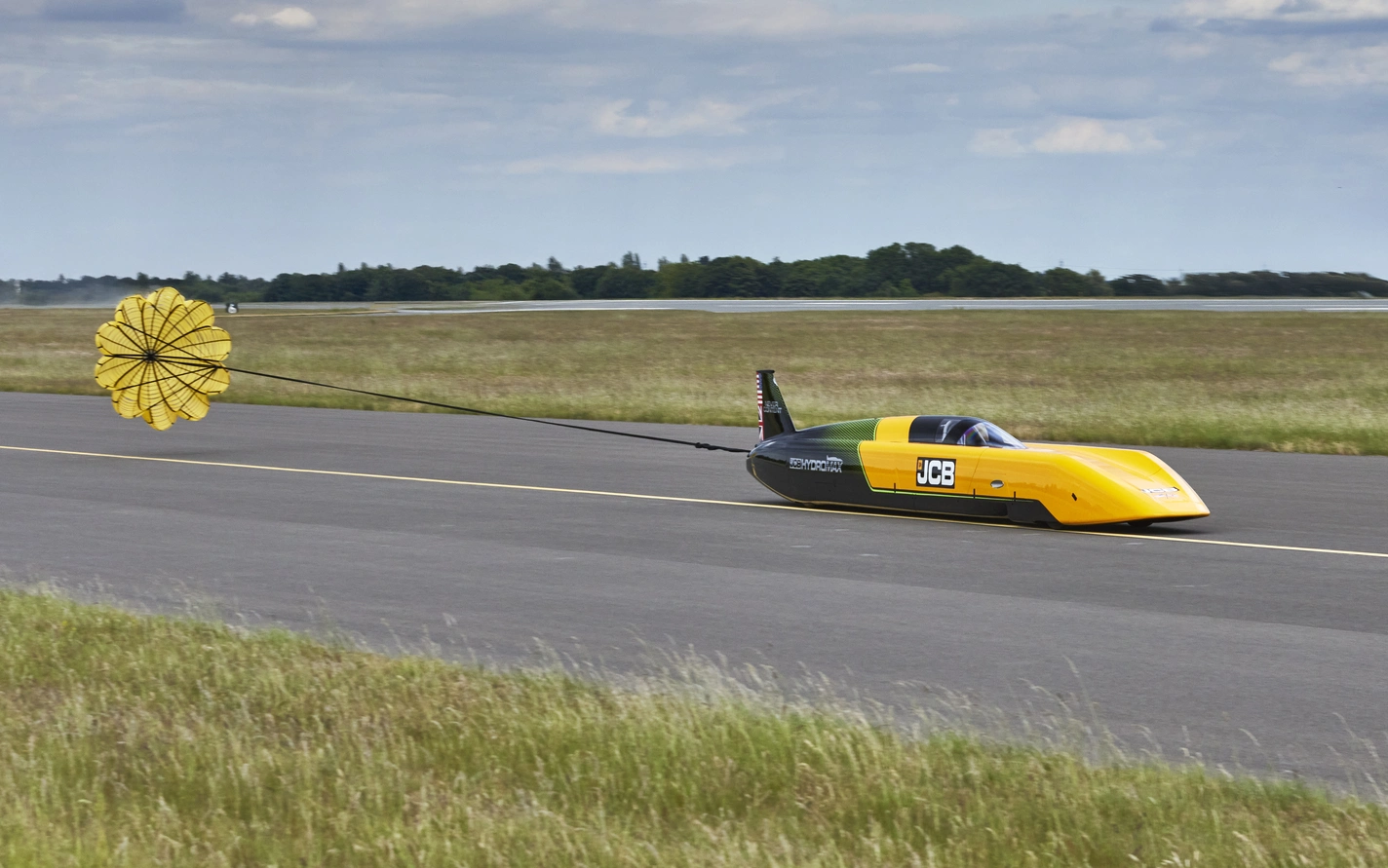 JCB Hydromax Testing at RAF Wittering with parachute 