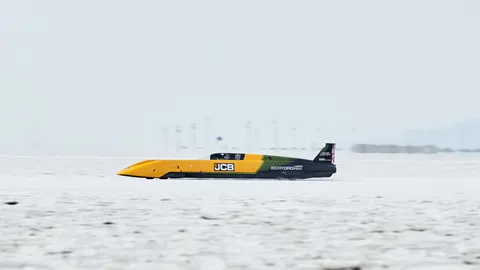 JCB Hydromax: 406.320 mph, récord mundial de velocidad en tierra de la FIA