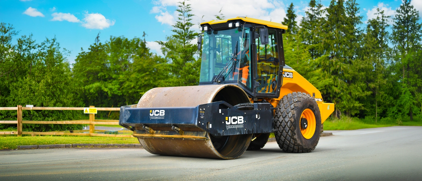 Ridgway Rentals VM118D roller on the road