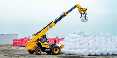 EN-In-530-110 Telescopic Handler - Bale Grab Application