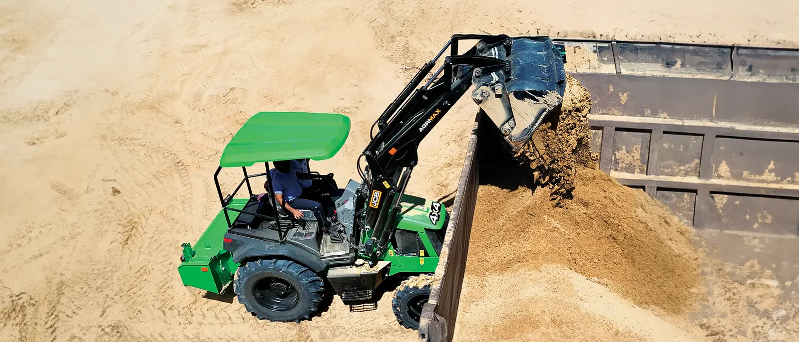 EN-IN-AgriMax-4WD Section_banner_2666X1332-pixel_2