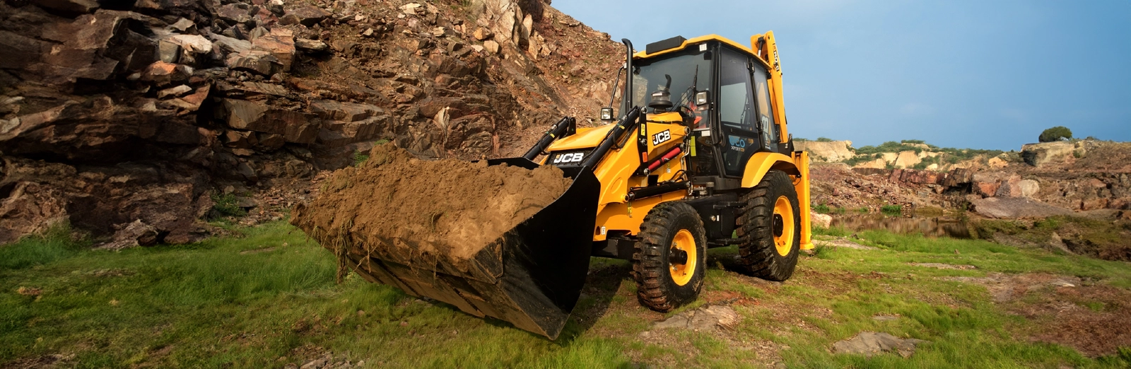 EN-IN-3DX Xtra Backhoe Loader – Section Banner