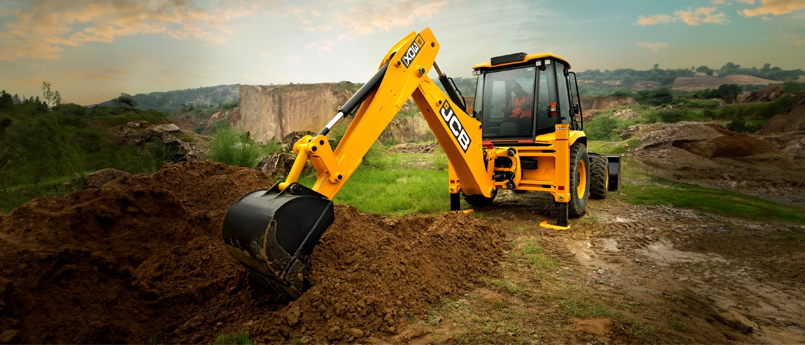 EN-IN-: 3DX Plus Backhoe Loader-Section_Banner_1336x573